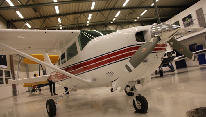 Cessna 206 skydiving