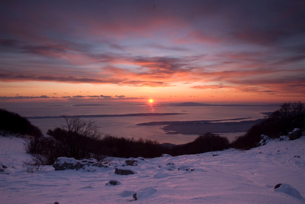 10 photos to inspire adventure travel in Croatia Winter view from Velebit to Rab